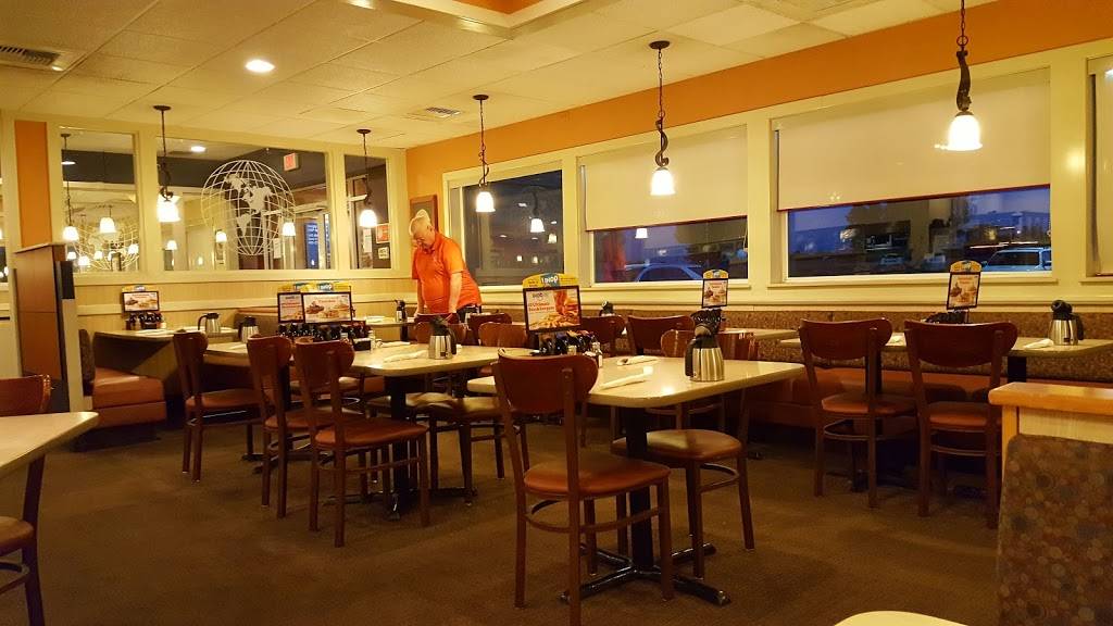 IHOP | bakery | 185 W Interstate Pkwy, Shawnee, OK 74804, USA | 4052754467 OR +1 405-275-4467