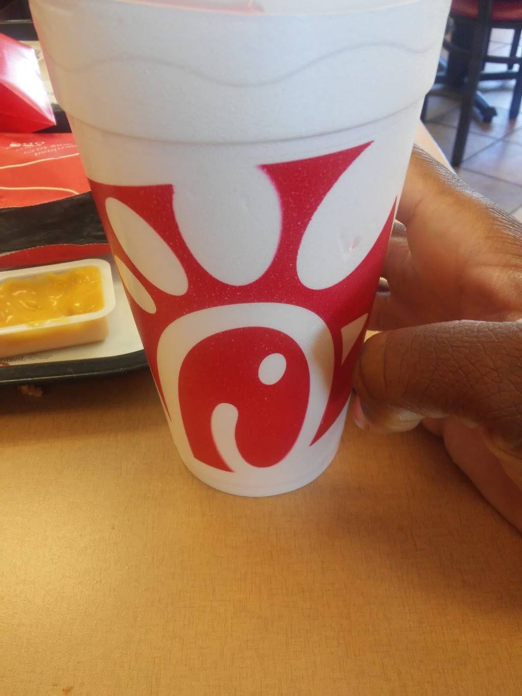 Chick-fil-A | restaurant | 935 E Golf Rd, Schaumburg, IL 60173, USA | 8475171173 OR +1 847-517-1173