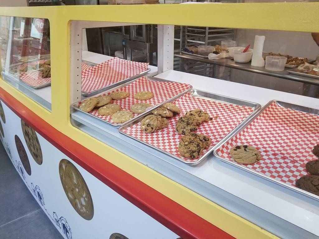 Uncle Biff’s Arizona | restaurant | 6239 N 7th St, Phoenix, AZ 85014, USA | 6028888990 OR +1 602-888-8990