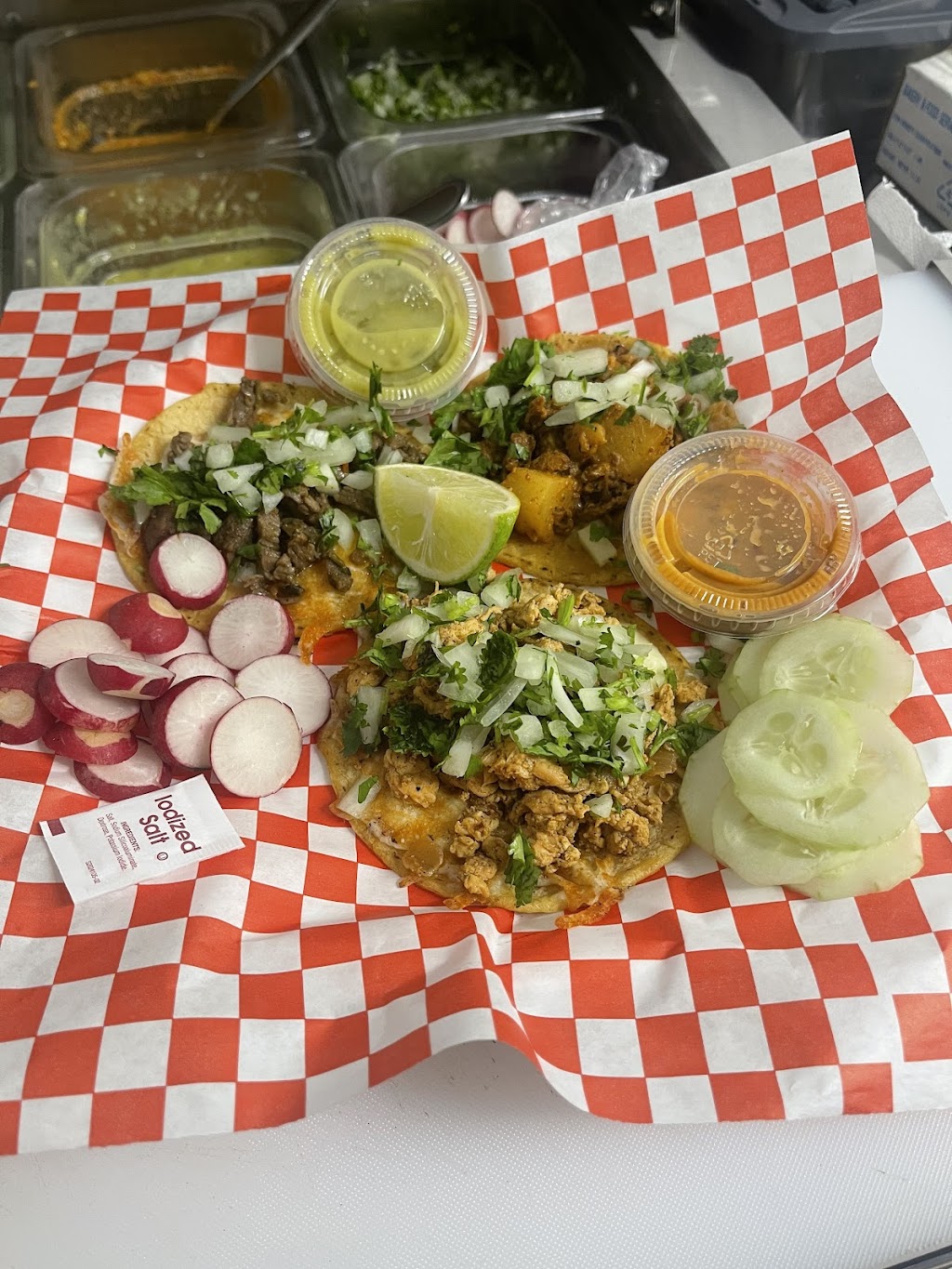 Tacos y mariscos los compadres | restaurant | 8171 Panama Ln, Bakersfield, CA 93313, USA | 6618095373 OR +1 661-809-5373