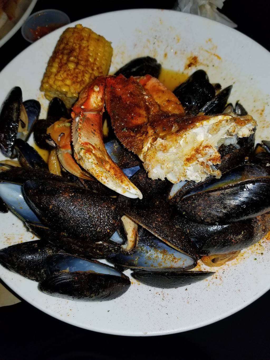 Crab House | restaurant | 5706 Germantown Ave, Philadelphia, PA 19144, USA | 2158445051 OR +1 215-844-5051