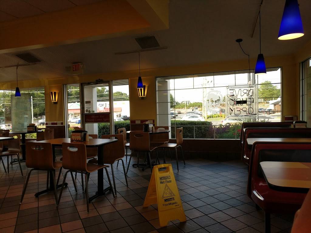 KFC | restaurant | 409 N Cedar Bluff Rd, Knoxville, TN 37923, USA | 8656930795 OR +1 865-693-0795