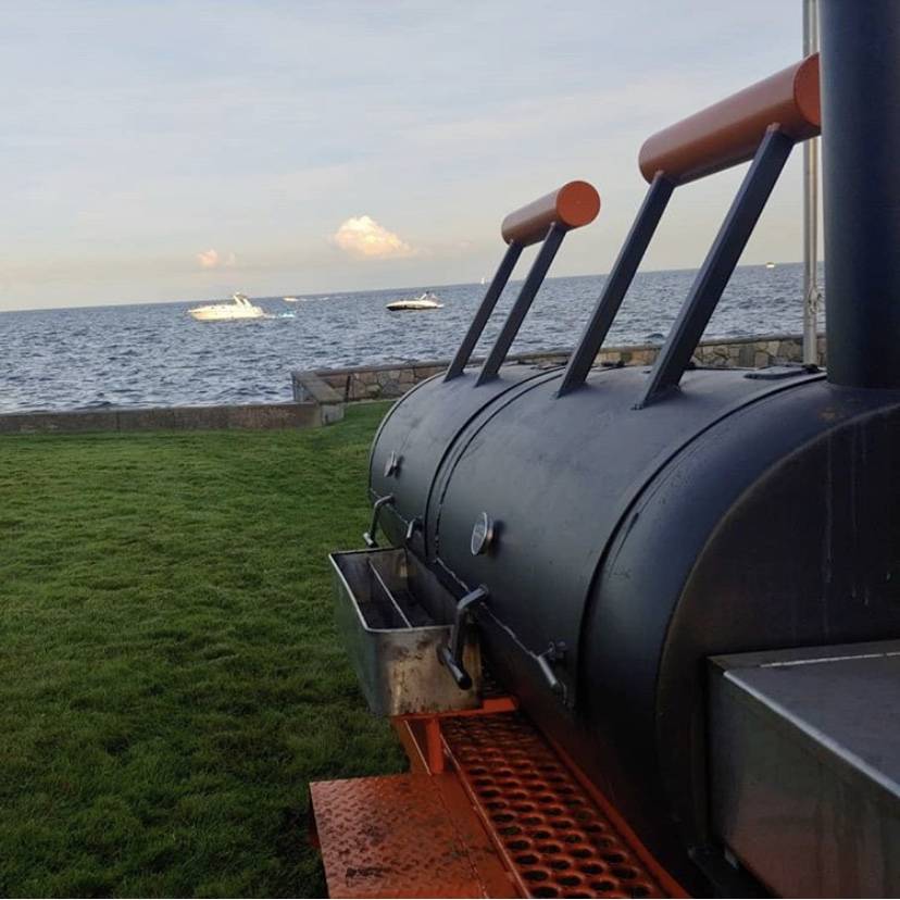 Smokey Gs Smokehouse | restaurant | Atwater Beach, 2670 Atwater St, Detroit, MI 48207, USA | 3136932533 OR +1 313-693-2533