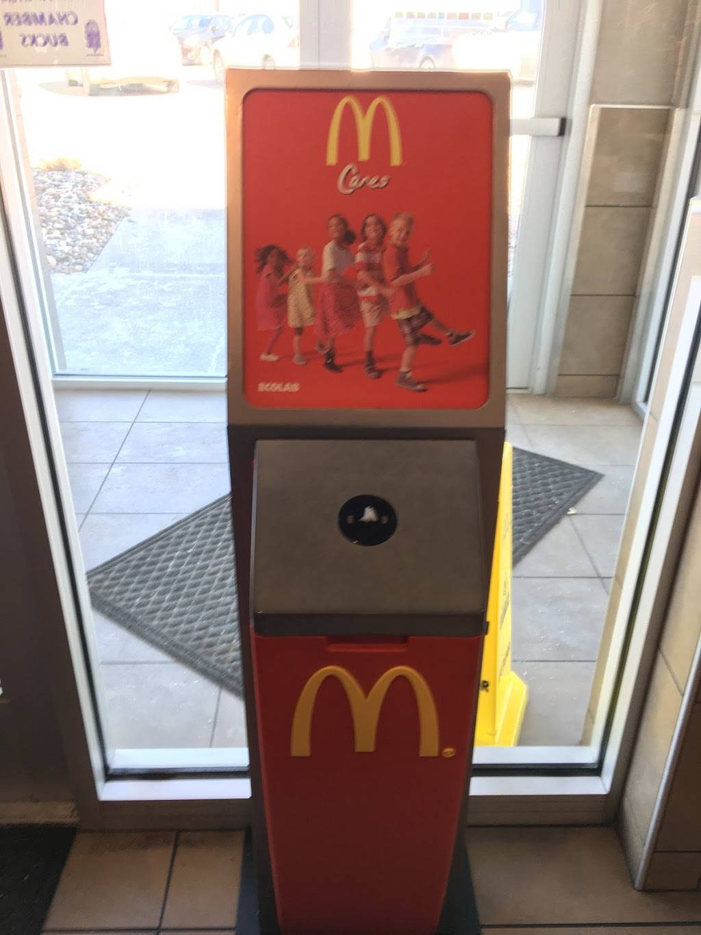 McDonalds | cafe | 1001 Hawkeye Ave SW, Le Mars, IA 51031, USA | 7125468519 OR +1 712-546-8519