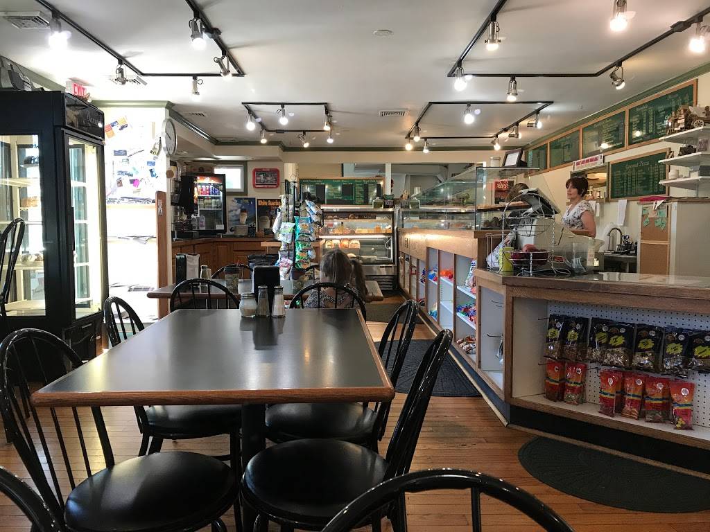 Wagon Wheels Deli | restaurant | 3739 Rte 9W, Highland, NY 12528, USA | 8456916975 OR +1 845-691-6975