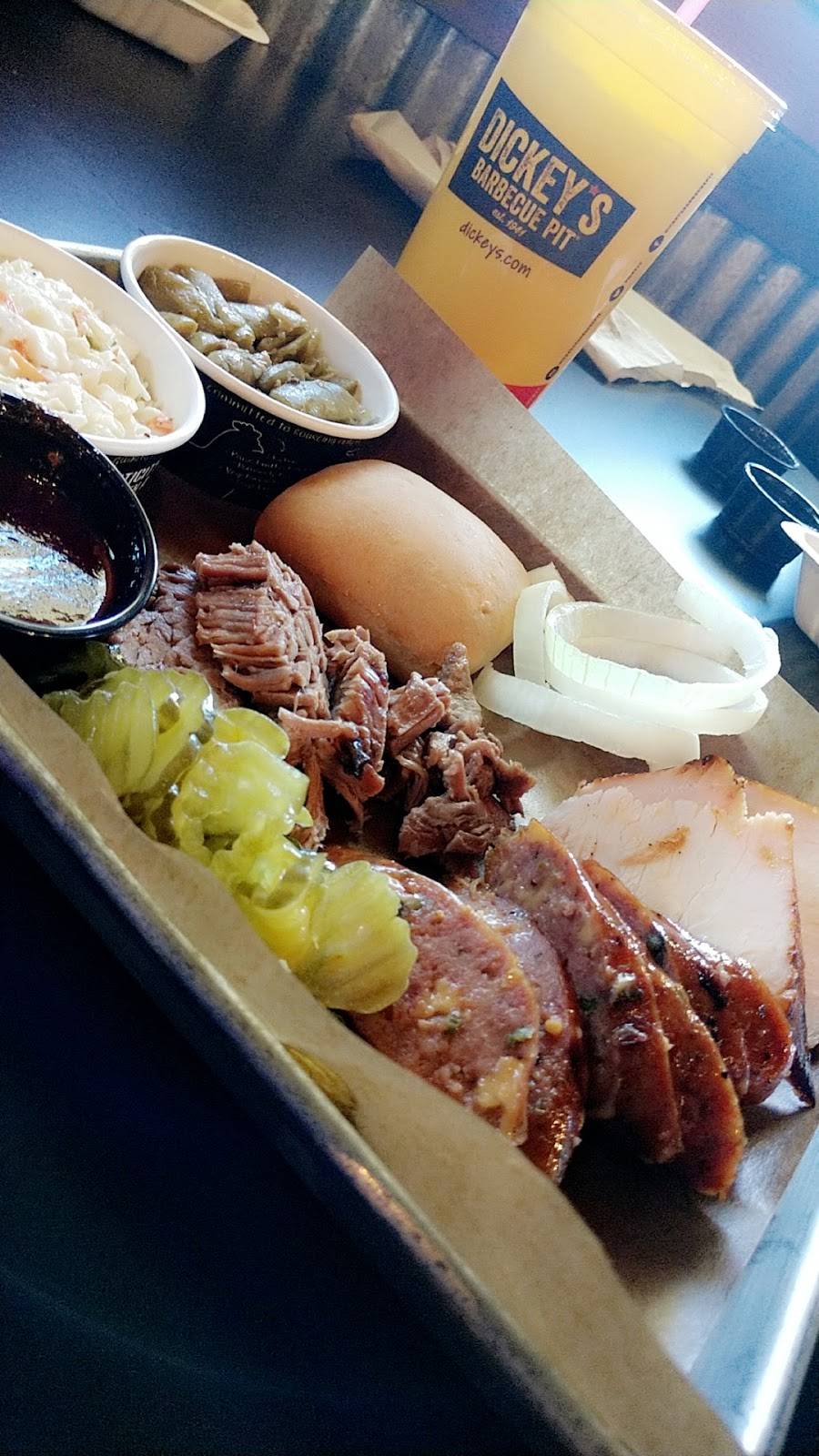 Dickeys Barbecue Pit | restaurant | 1510 Corsicana Hwy, Hillsboro, TX 76645, USA | 2542211076 OR +1 254-221-1076
