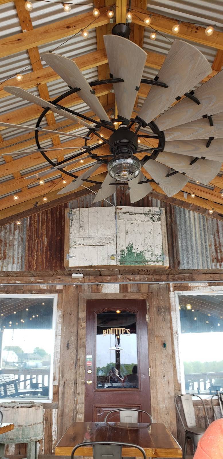 Bouttes Bayou Restaurant | restaurant | 5134 Boutte St, Lafitte, LA 70067, USA | 5042942011 OR +1 504-294-2011