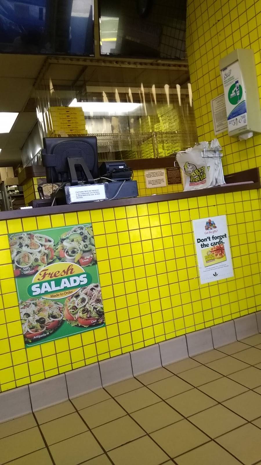 Hungry Howies Pizza | meal delivery | 1555 E Bay Dr, Largo, FL 33771, USA | 7275845390 OR +1 727-584-5390