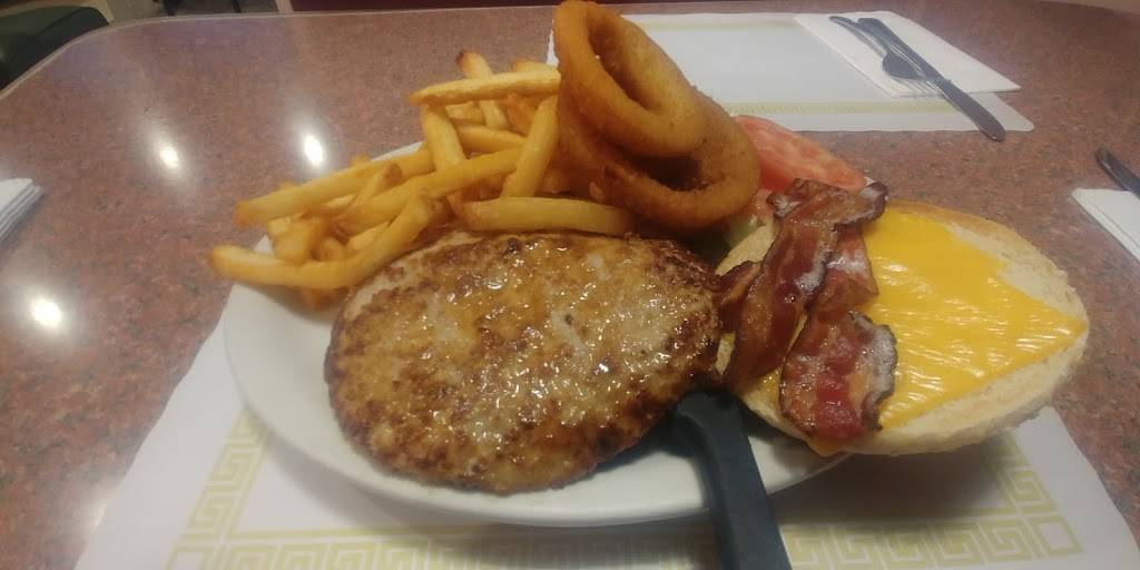 Holbrook Diner | restaurant | 980 Main St, Holbrook, NY 11741, USA | 6314717744 OR +1 631-471-7744