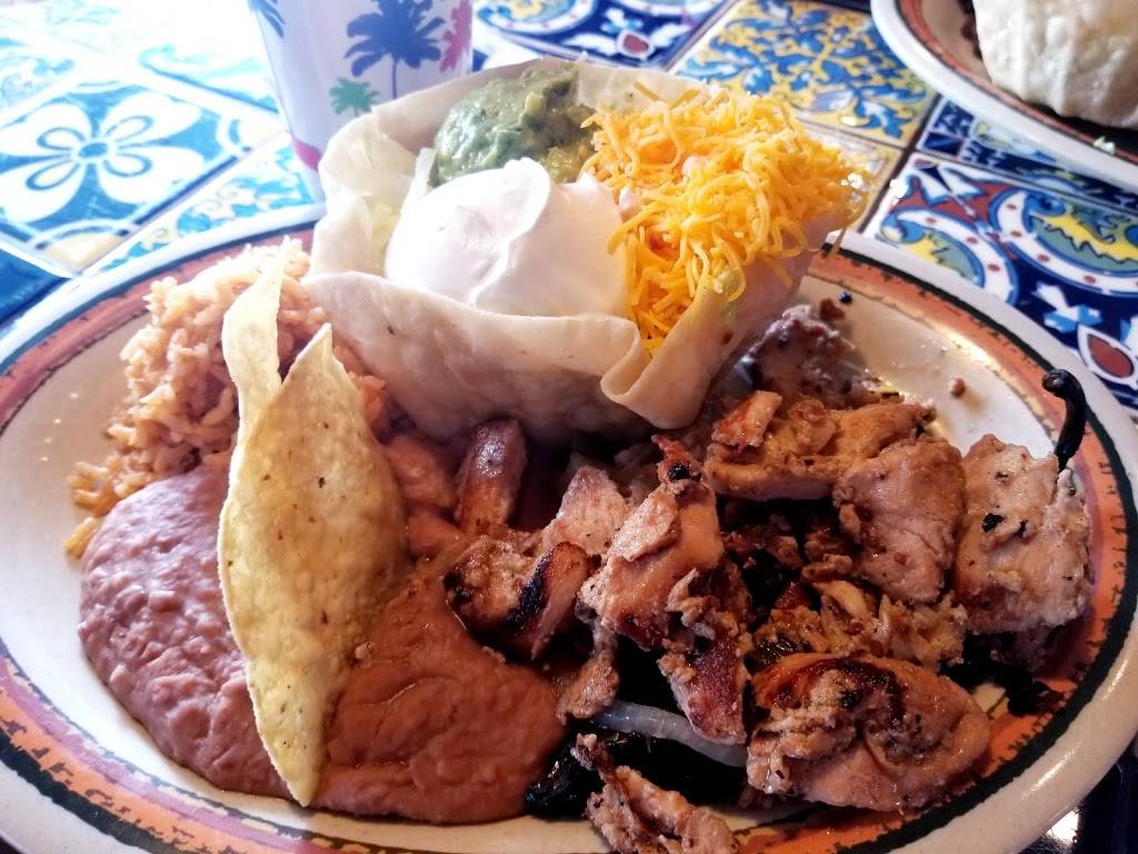 Rosas Café & Tortilla Factory | restaurant | 6050 Hawrylak, Lake Worth, TX 76135, USA | 8172374009 OR +1 817-237-4009