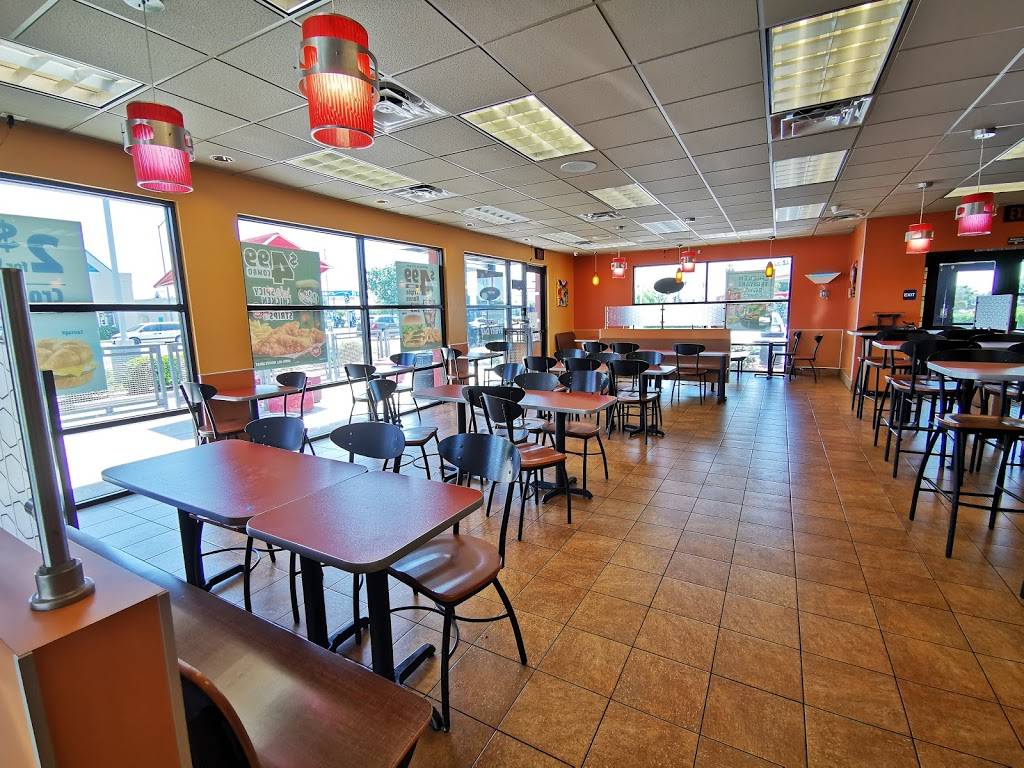 Jack in the Box | restaurant | 1545 E Yosemite Ave, Madera, CA 93638, USA | 5596645138 OR +1 559-664-5138