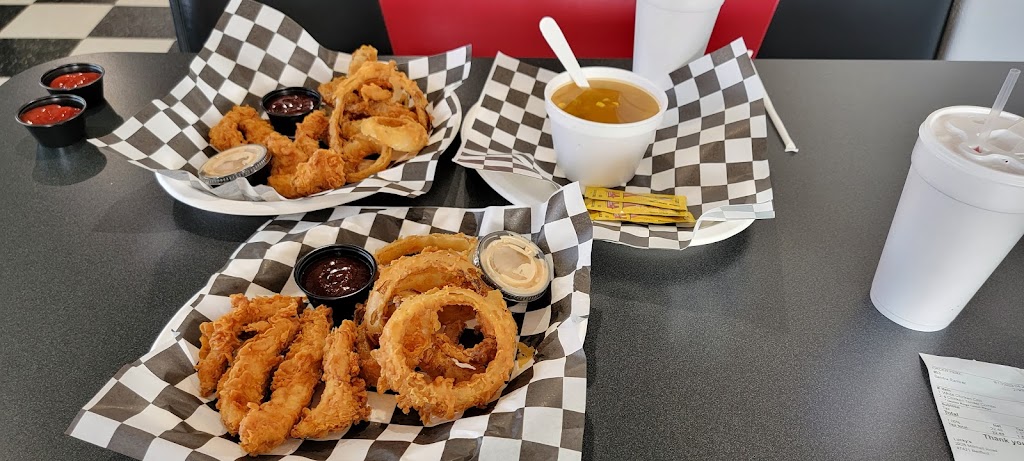 Luckys | restaurant | 2928 Mitchell Rd, Bedford, IN 47421, USA | 8123291106 OR +1 812-329-1106