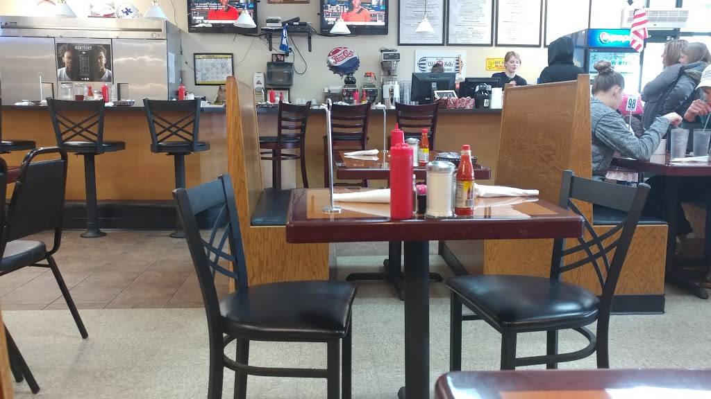 Village Grill | restaurant | 1730 Dickerson Blvd # J, Monroe, NC 28110, USA | 7042257277 OR +1 704-225-7277