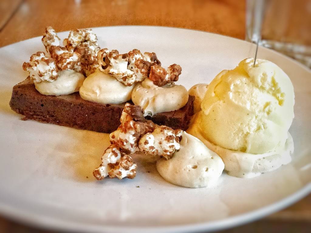 Pub Le Charlotte | restaurant | 109 Rue Lansdowne, Saint-Bruno-de-Montarville, QC J3V 5N1, Canada | 4506901550 OR +1 450-690-1550