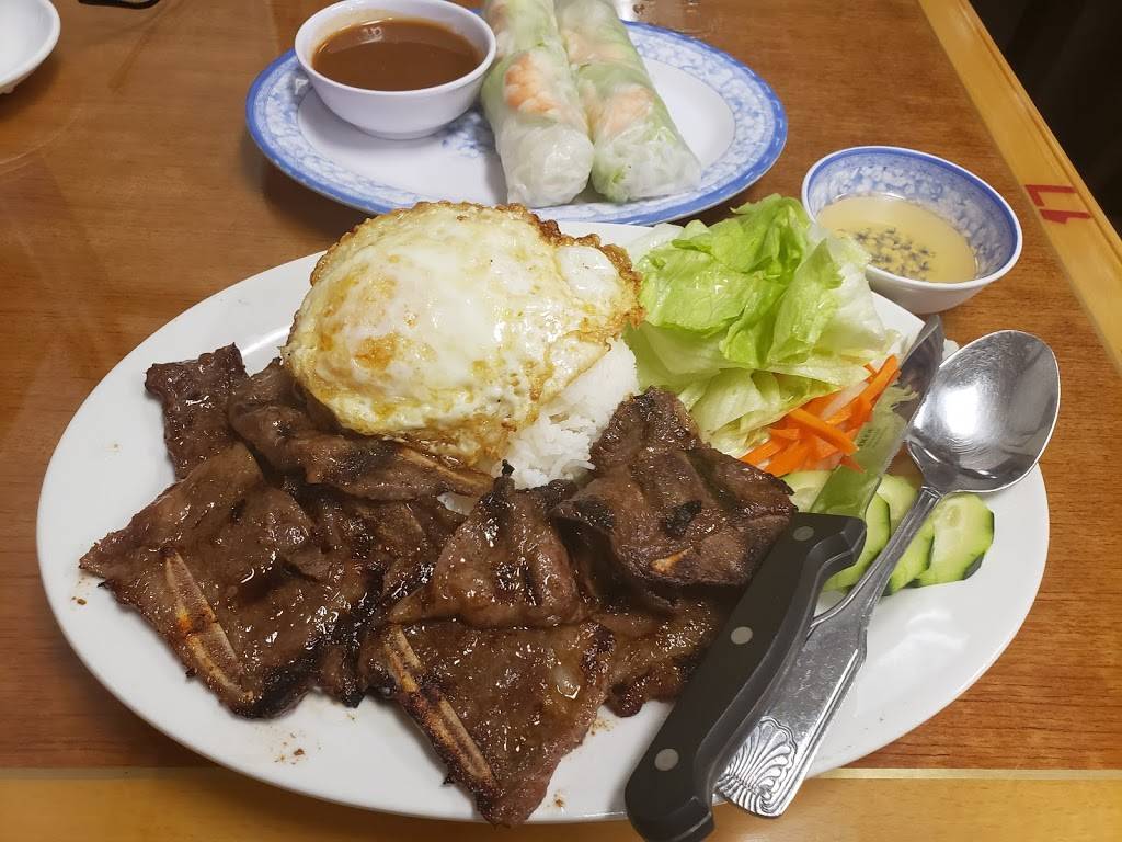 Pho In & Out | restaurant | 18437 E Valley Hwy, Kent, WA 98032, USA | 4252510732 OR +1 425-251-0732