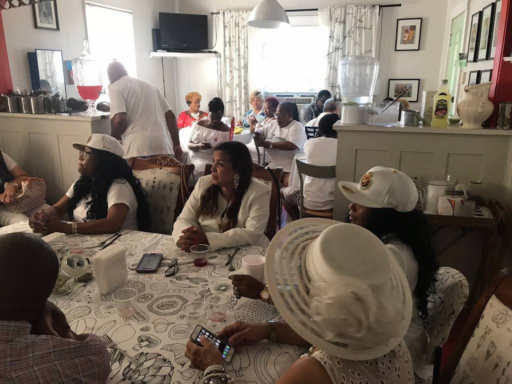 Jim & Samellas Restaurant | restaurant | 841 Bullington Ave, Memphis, TN 38106, USA | 9012658761 OR +1 901-265-8761