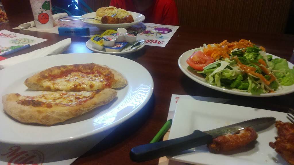 Mikes | restaurant | 1705 Rue King Ouest, Sherbrooke, QC J1J 2C8, Canada | 8195641090 OR +1 819-564-1090