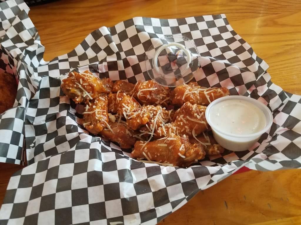 Wild Wings n Things | restaurant | 6504 S Academy Blvd, Colorado Springs, CO 80906, USA | 7195766400 OR +1 719-576-6400