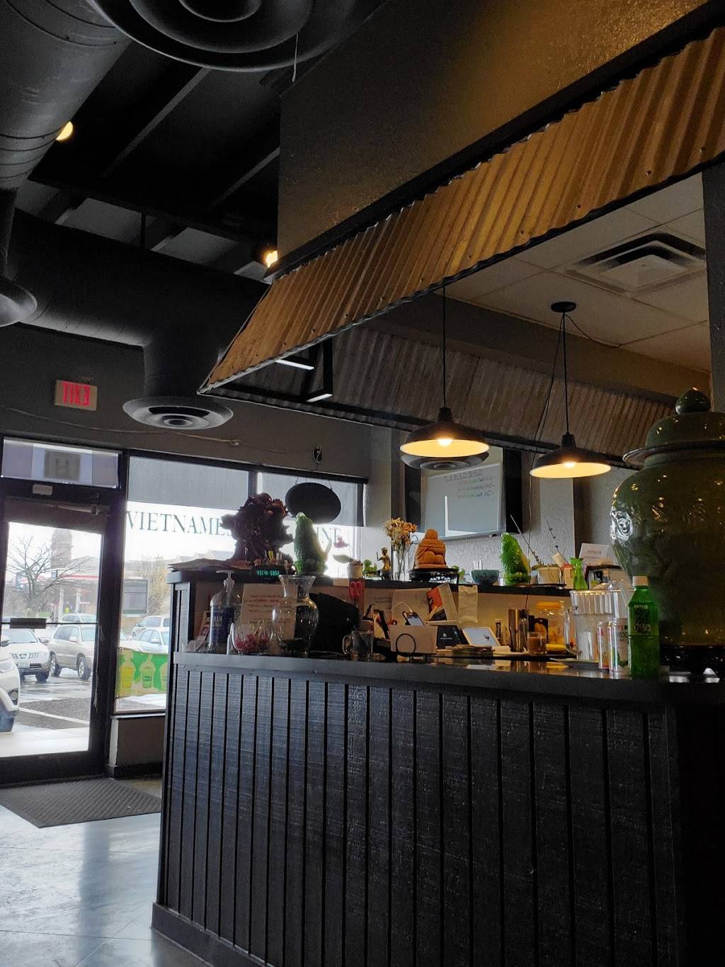 Xinh Xinh Cafe | restaurant | 114 N Vine St, Urbana, IL 61802, USA | 2173377600 OR +1 217-337-7600