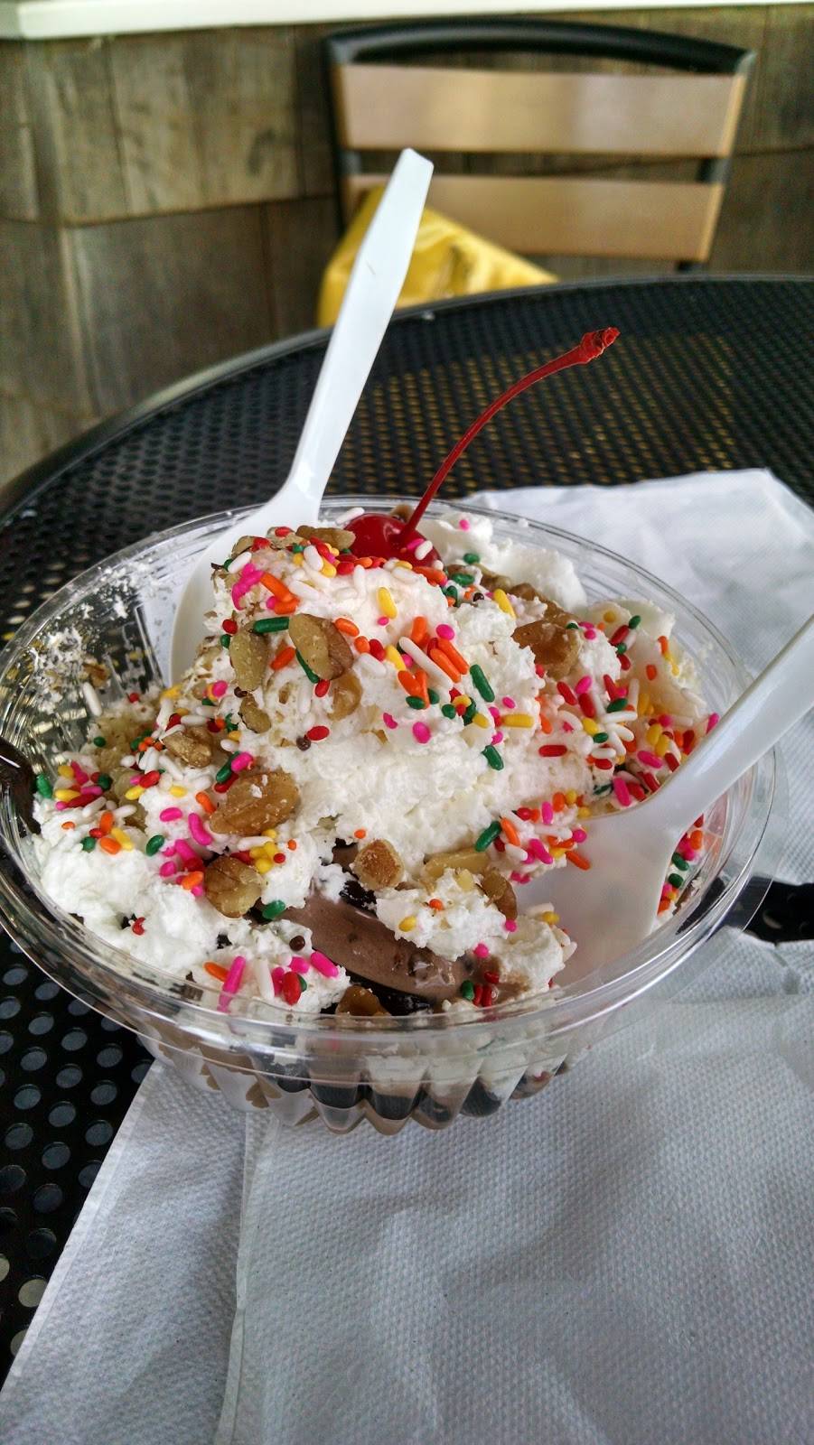 St Clair Annex Inc | restaurant | 141 Bay St, Westerly, RI 02891, USA | 4013488407 OR +1 401-348-8407