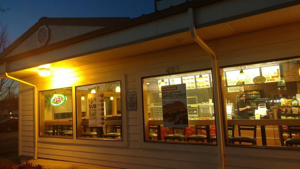 Subway | restaurant | 421 SW 3rd St, Corvallis, OR 97333, USA | 5417583430 OR +1 541-758-3430