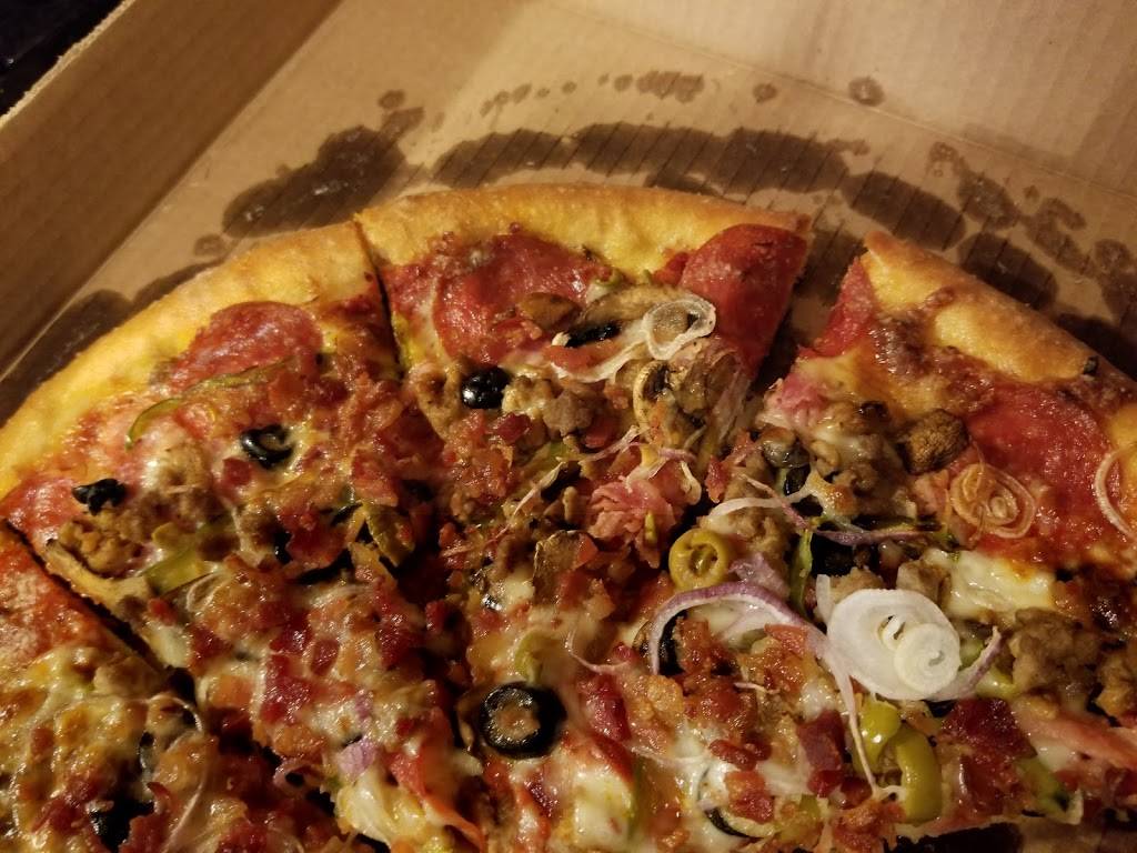 Five Corner Store | restaurant | 4971 N Greenville Rd, Lakeview, MI 48850, USA | 9893526633 OR +1 989-352-6633