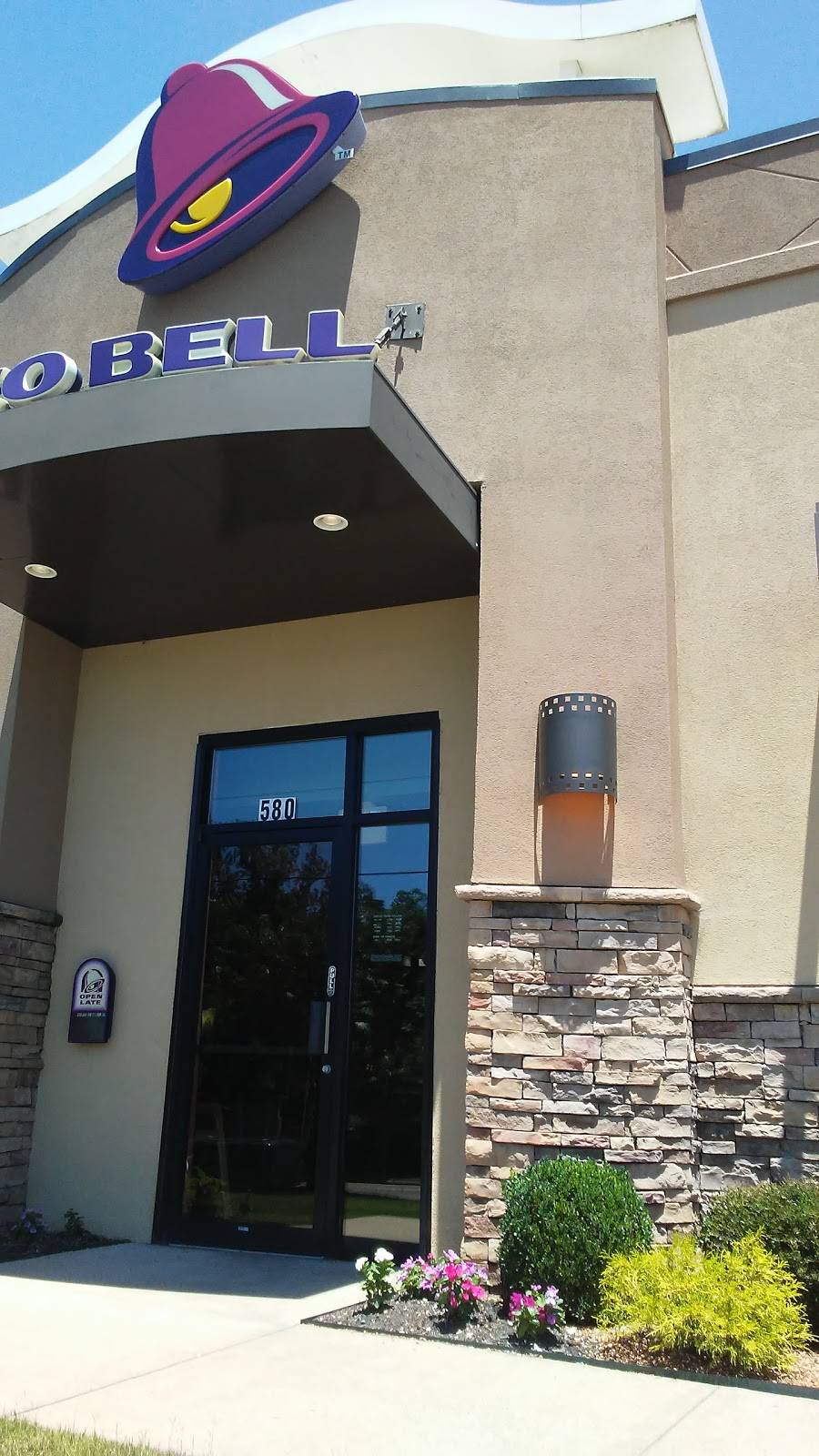 Taco Bell | meal takeaway | 580 Church Rd E, Southaven, MS 38671, USA | 6622805297 OR +1 662-280-5297