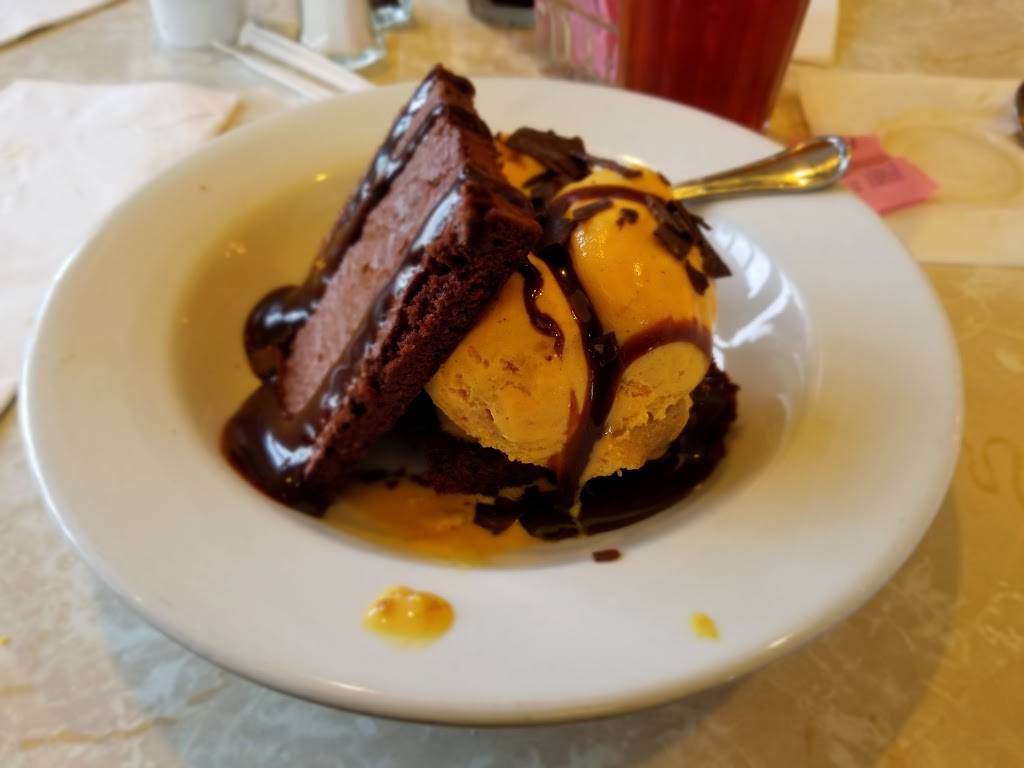 The Plaza Restaurant | restaurant | 4600 N World Dr., Orlando, FL 32830, USA | 4079393463 OR +1 407-939-3463