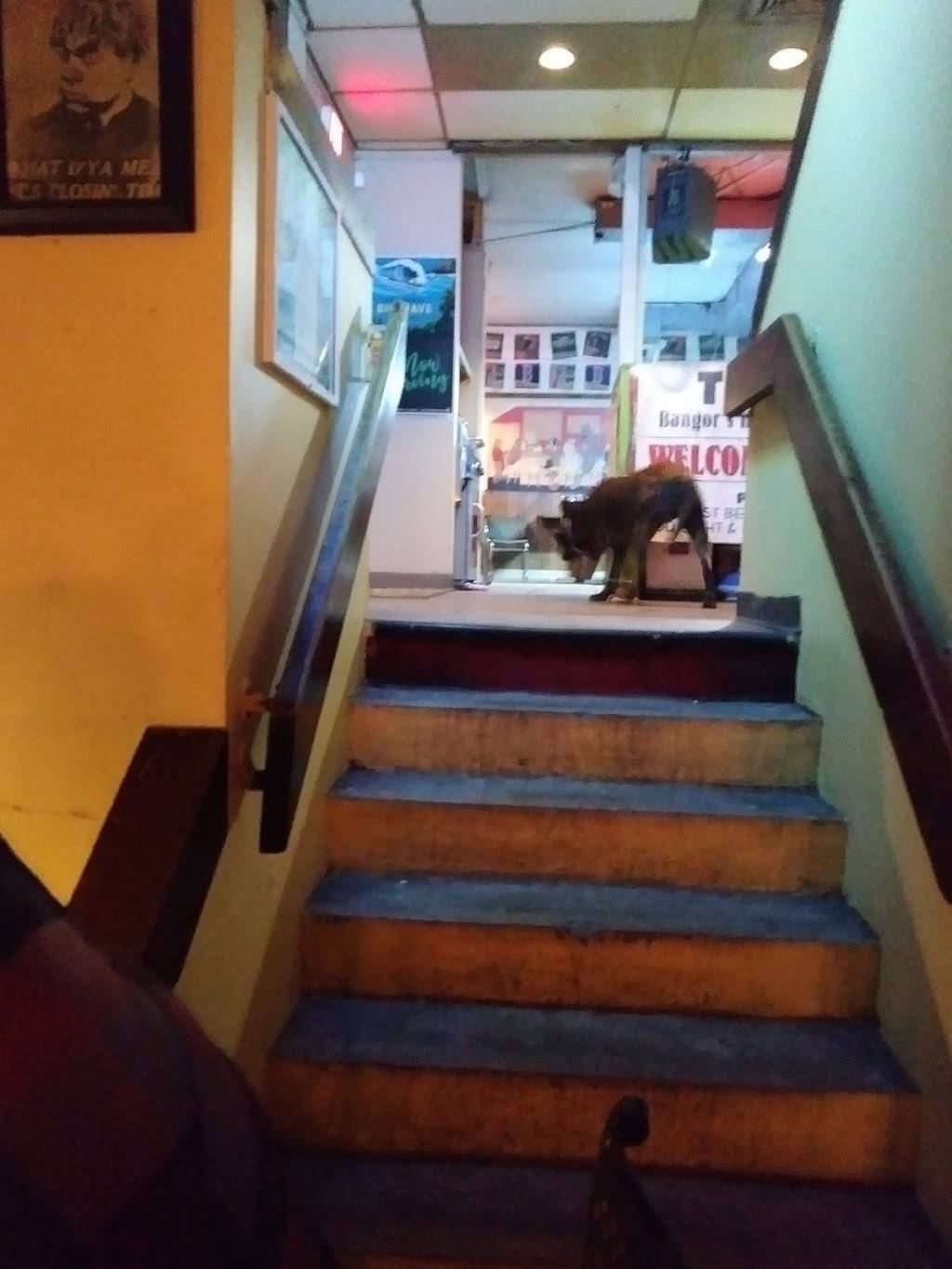 New Waverly Restaurant | restaurant | 36 Merchants Plaza, Bangor, ME 04401, USA | 2079424897 OR +1 207-942-4897