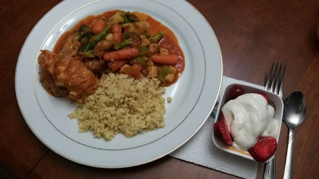 Philominas - Cooking and Eating Healthy with Phil | restaurant | Shed B, Rochester Public Market, 280 Union St N, Rochester, NY 14609, USA | 5857332091 OR +1 585-733-2091