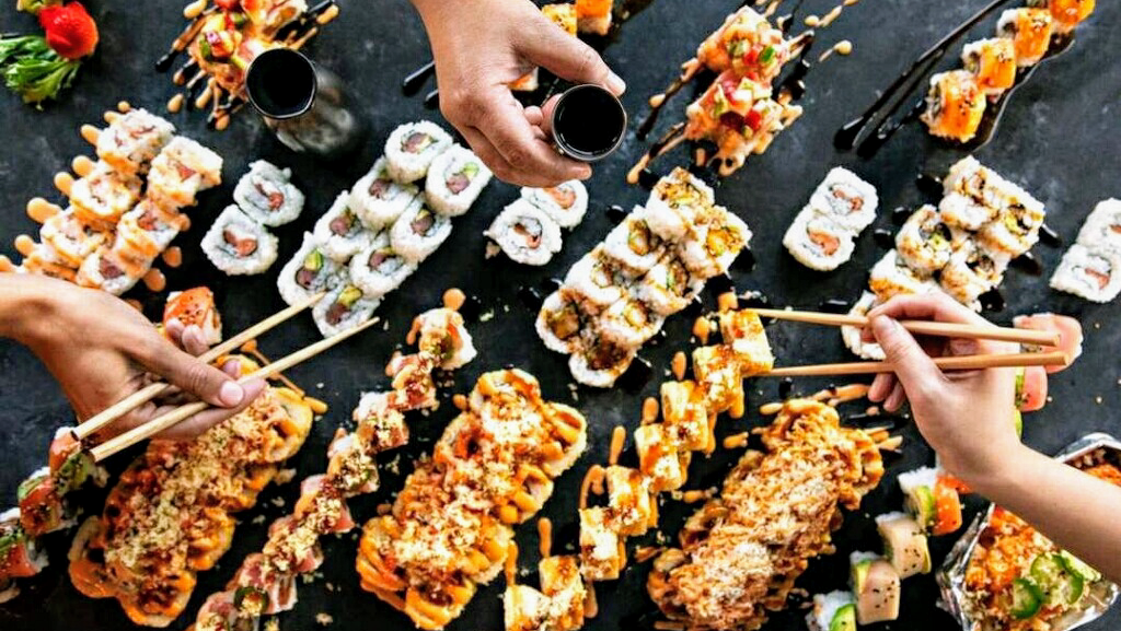 Rock N Roll Sushi | restaurant | 940 Industrial Pkwy, Saraland, AL 36571, USA | 2513082158 OR +1 251-308-2158