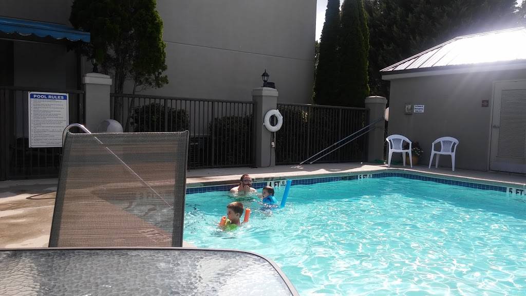 Quality Inn & Suites | restaurant | 127 Beartooth Pkwy, Dawsonville, GA 30534, USA | 7062161900 OR +1 706-216-1900