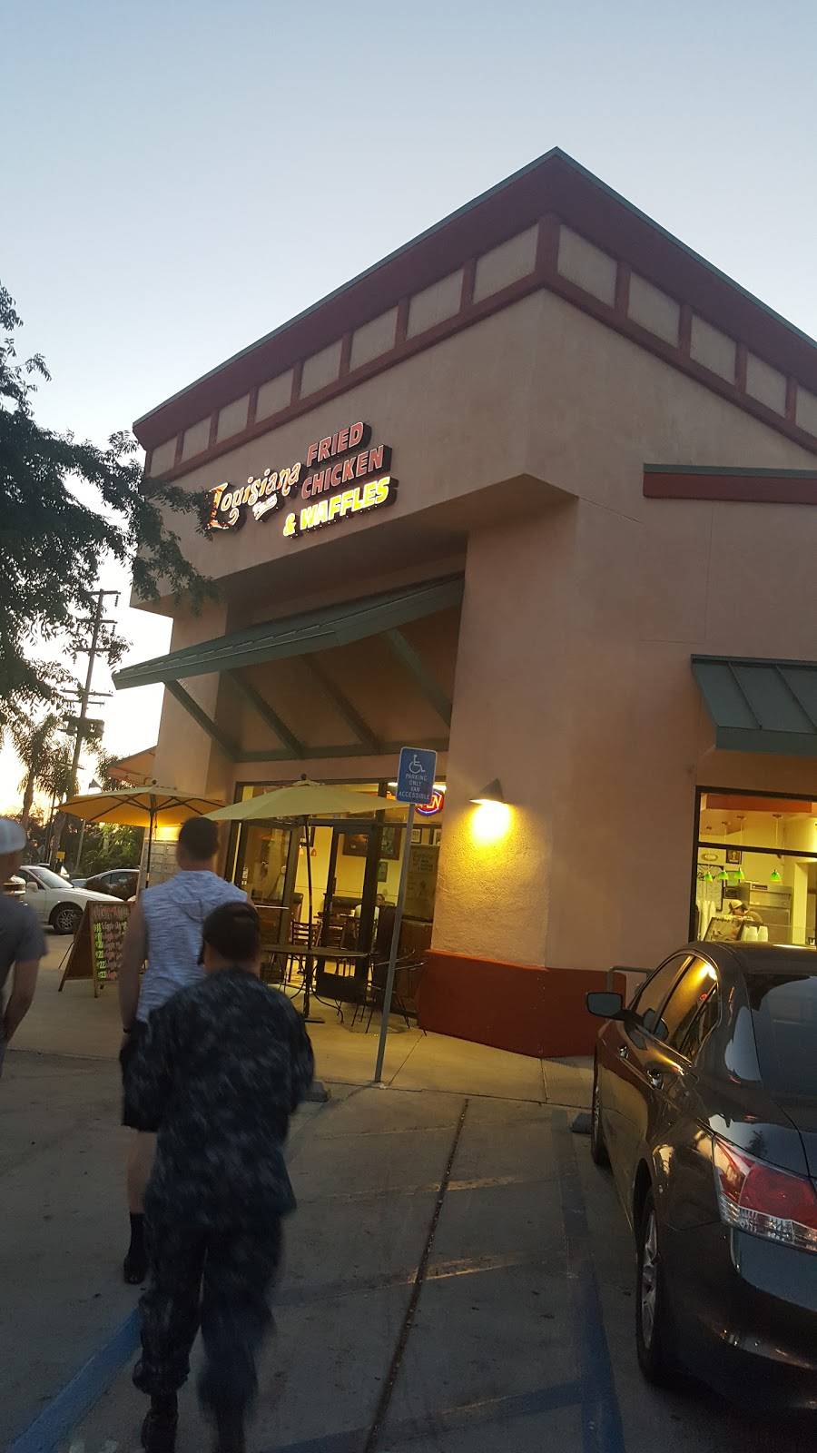 Louisiana Fried Chicken | restaurant | 2850 National Ave Suite 109, San Diego, CA 92113, USA | 6192330670 OR +1 619-233-0670