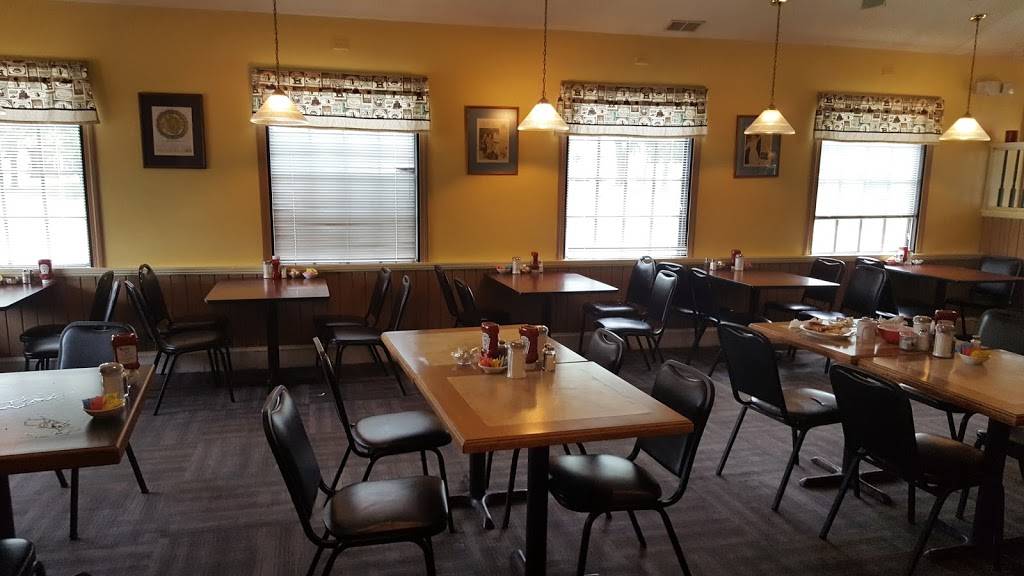 Hotcakes Family Restaurant | restaurant | 238 S Main St, East Windsor, CT 06088, USA | 8606239969 OR +1 860-623-9969