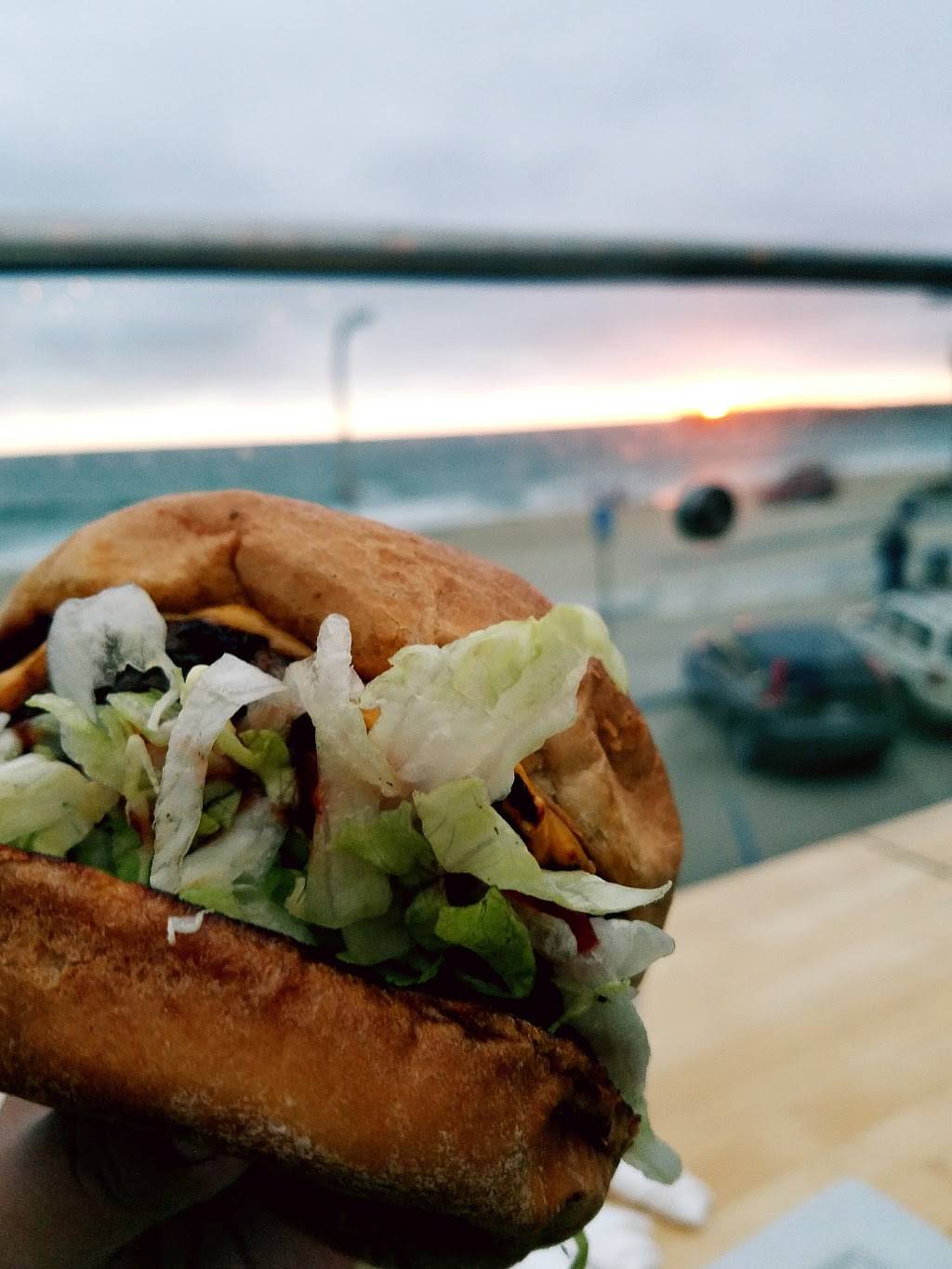 PB Shore Club | restaurant | 4343 Ocean Blvd, San Diego, CA 92109, USA | 8582727873 OR +1 858-272-7873