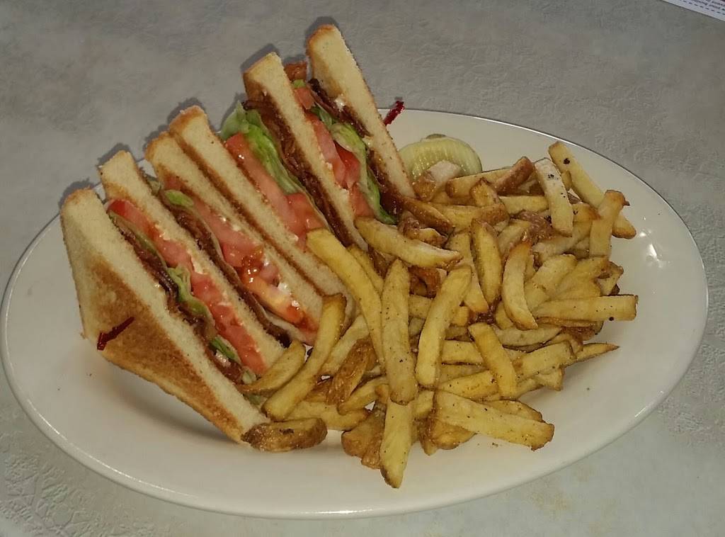 Vickys Diner | restaurant | 4320 W Market St, York, PA 17408, USA | 2238483181 OR +1 223-848-3181