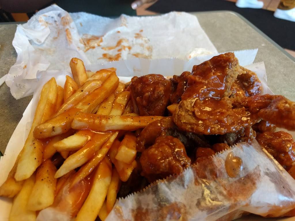 Harolds Chicken #88 | restaurant | 124 E 35th St, Chicago, IL 60616, USA | 3128775350 OR +1 312-877-5350