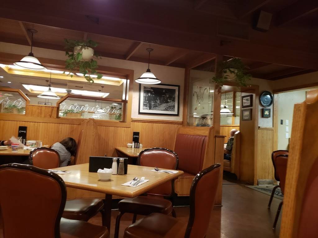 Currans Family Restaurant | meal takeaway | 4201 Nicollet Ave, Minneapolis, MN 55409, USA | 6128225327 OR +1 612-822-5327