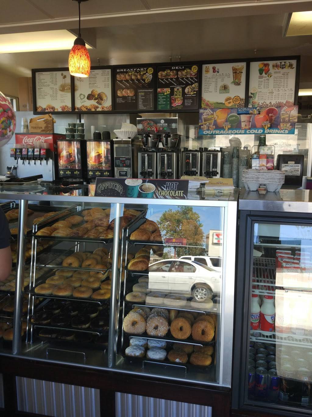 Yum Yum Donuts | cafe | 320 17th St, Santa Ana, CA 92706, USA | 7145600247 OR +1 714-560-0247