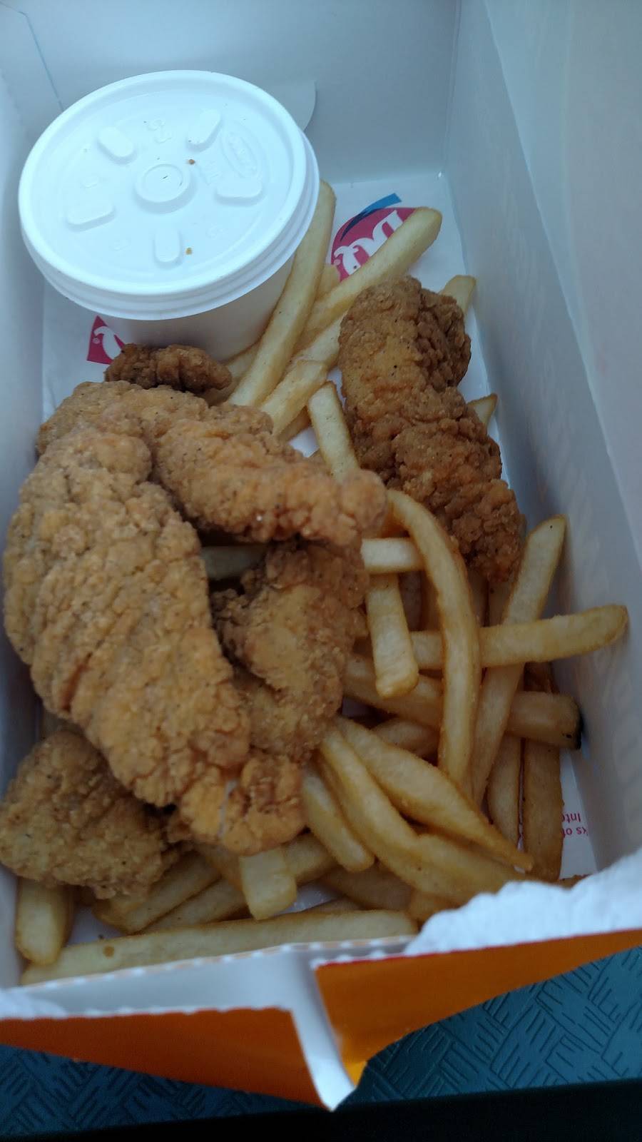 Dairy Queen Grill & Chill | restaurant | 421 S Main St, River Falls, WI 54022, USA | 7154259917 OR +1 715-425-9917