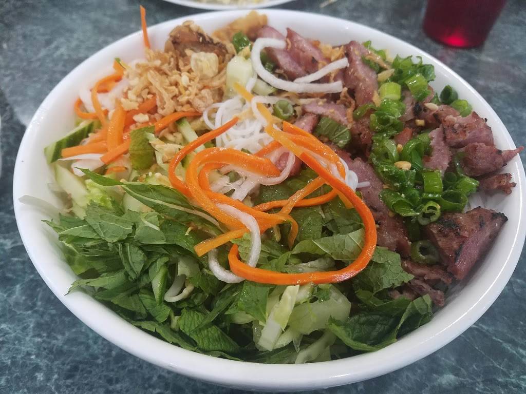 5 Lua Pho | restaurant | 6261 McCormick Blvd, Chicago, IL 60659, USA | 7735090909 OR +1 773-509-0909