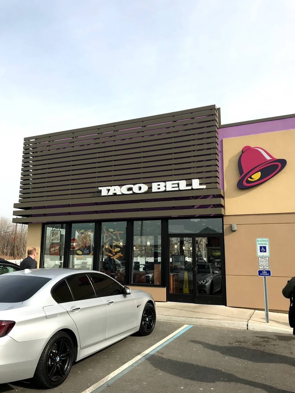 Taco Bell | meal takeaway | 220 Harrison Ave, Kearny, NJ 07032, USA | 2012994766 OR +1 201-299-4766