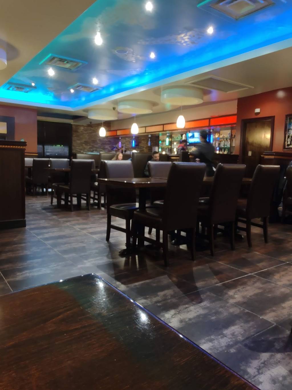 Ginza Asian Bistro | restaurant | 9420 Shelbyville Rd, Louisville, KY 40222, USA | 5027498878 OR +1 502-749-8878