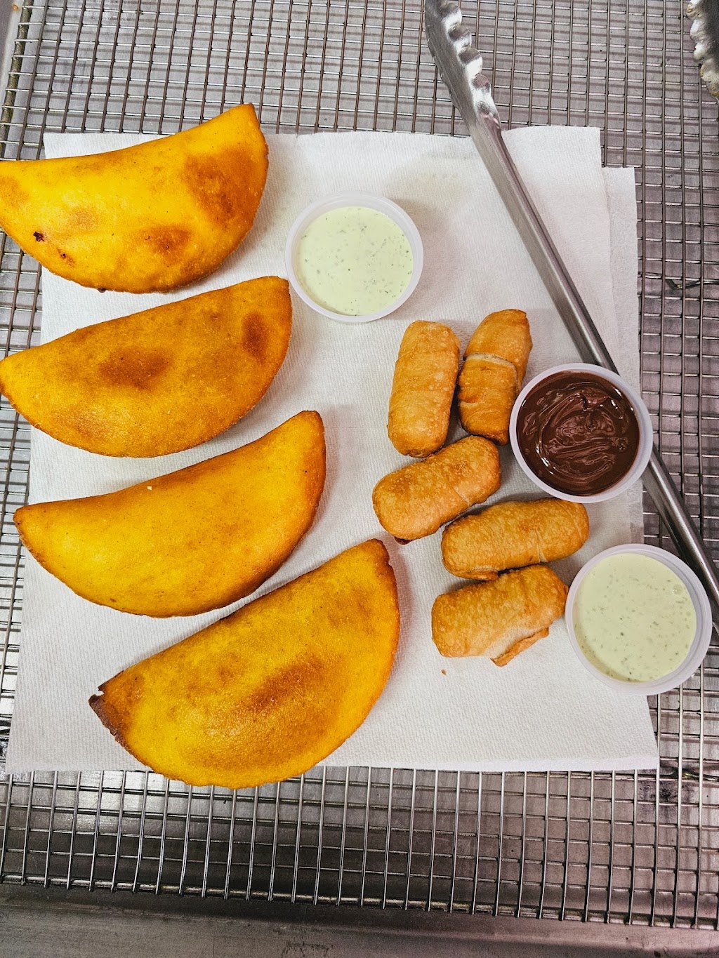 Gochas Empanadas | restaurant | 7046 Atlantic Blvd, Jacksonville, FL 32211, USA | 9044804848 OR +1 904-480-4848