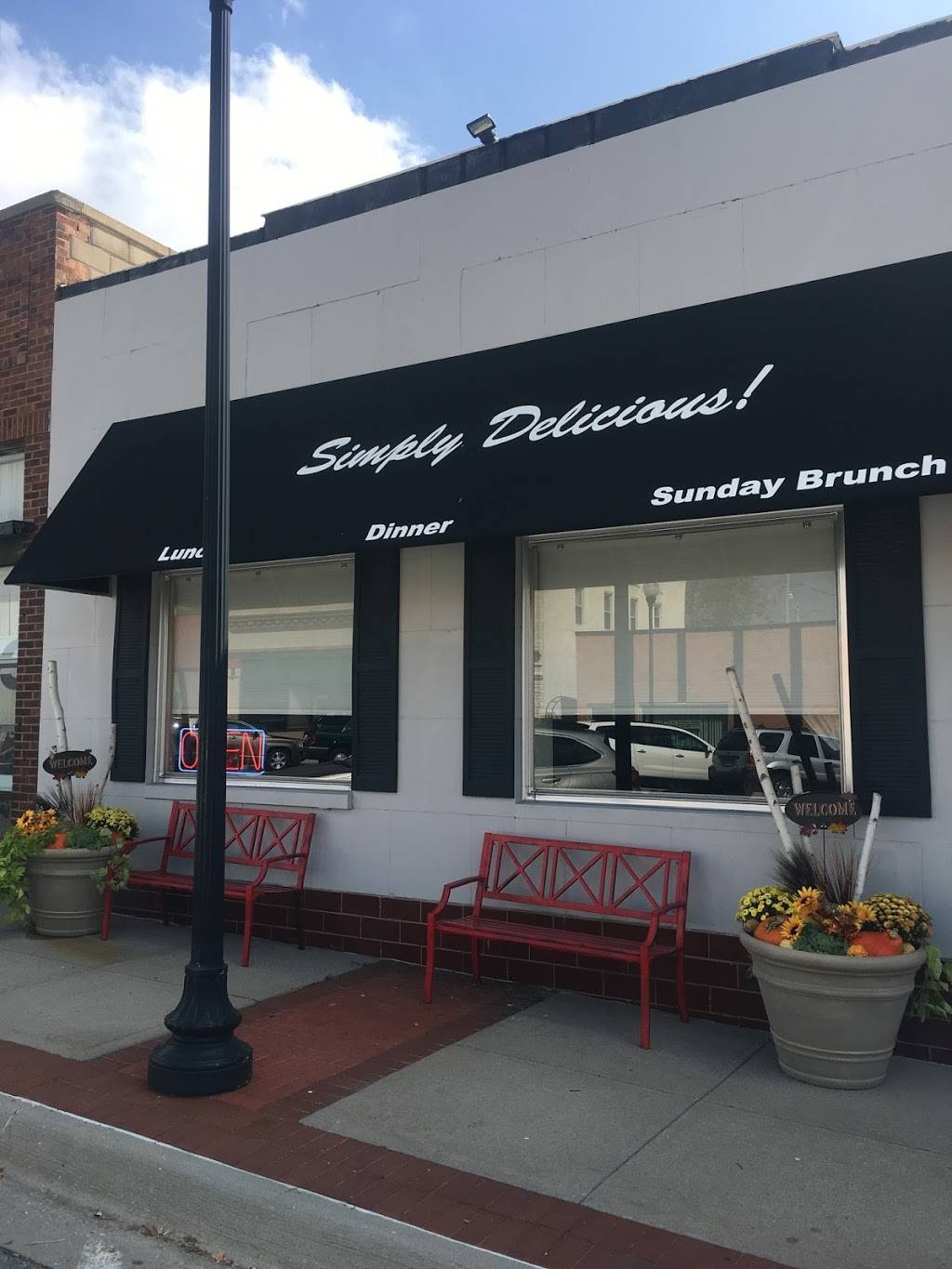 Simply Delicious Restaurant | restaurant | 215 N Spruce St, Valley, NE 68064, USA | 4029917212 OR +1 402-991-7212