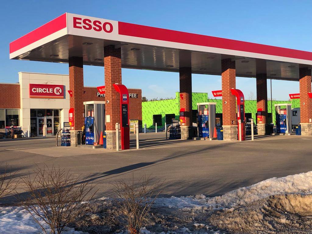 Macs | meal takeaway | 234 Main Street Bath, Bath, ON K0H 1G0, Canada | 6133523650 OR +1 613-352-3650