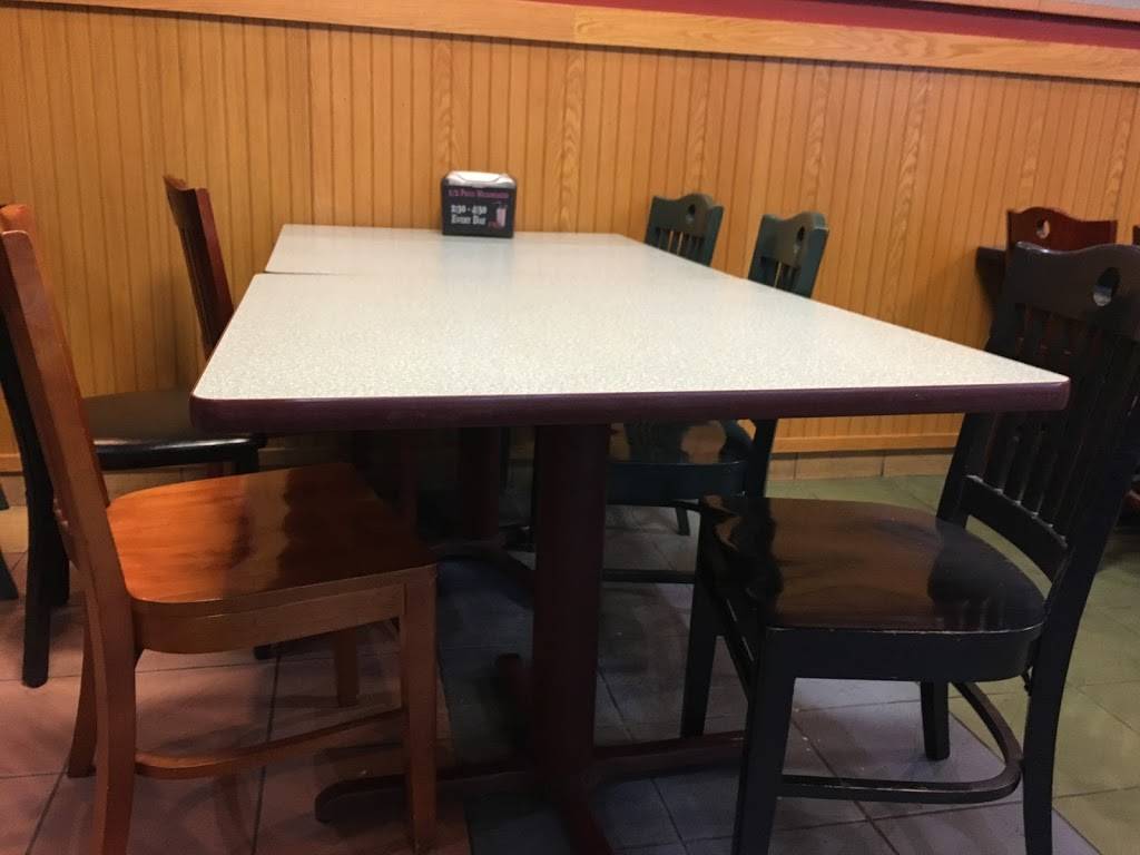 Bill Grays Regional Iceplex Tap Room | restaurant | 2700 Brighton Henrietta Town Line Rd #100, Rochester, NY 14623, USA | 5854131211 OR +1 585-413-1211