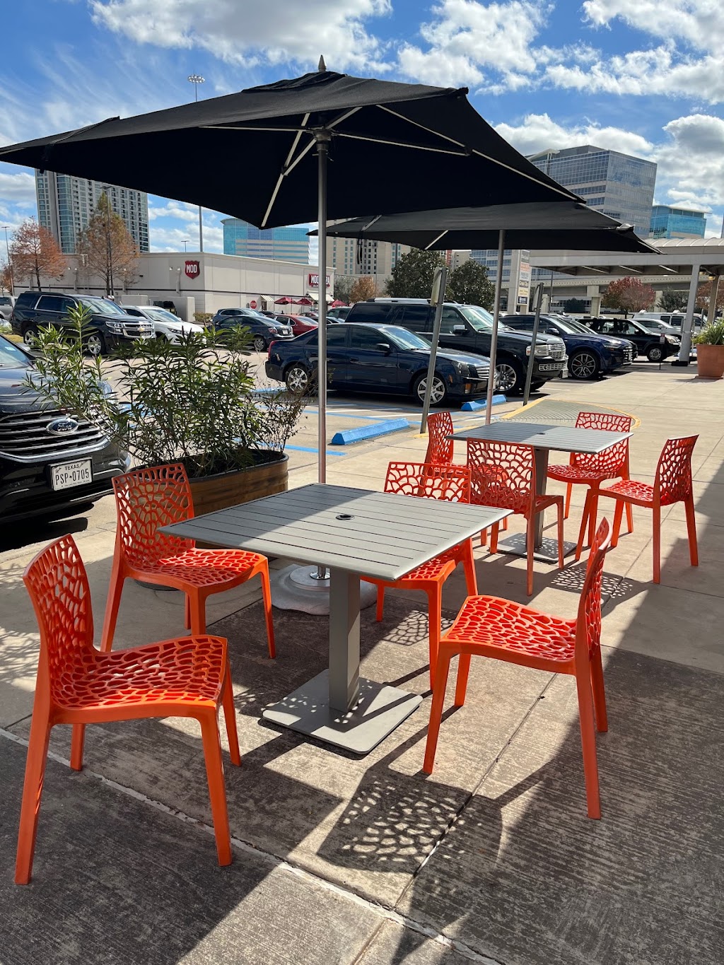 Freebirds World Burrito | restaurant | 9774 Katy Fwy Suite 700, Houston, TX 77055, USA | 8323580300 OR +1 832-358-0300