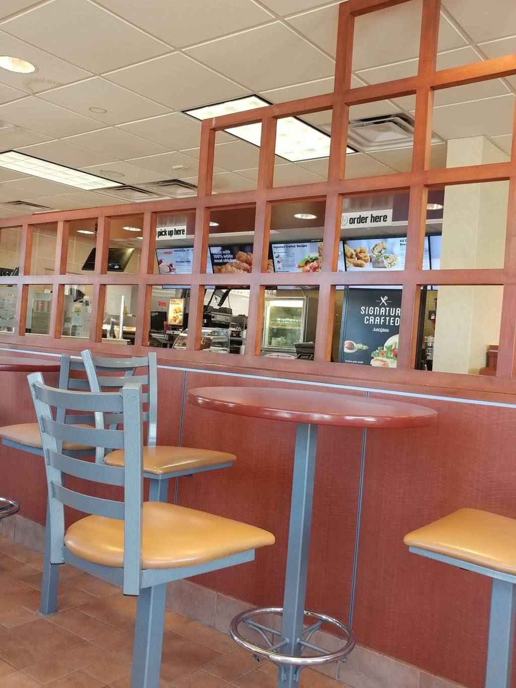 McDonalds | cafe | 6695 Dixie Hwy, Village of Clarkston, MI 48346, USA | 2486258500 OR +1 248-625-8500