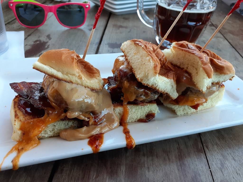 Cold Beers & Cheeseburgers | restaurant | 9828 W Northern Ave Suite 1700, Peoria, AZ 85345, USA | 6232335490 OR +1 623-233-5490